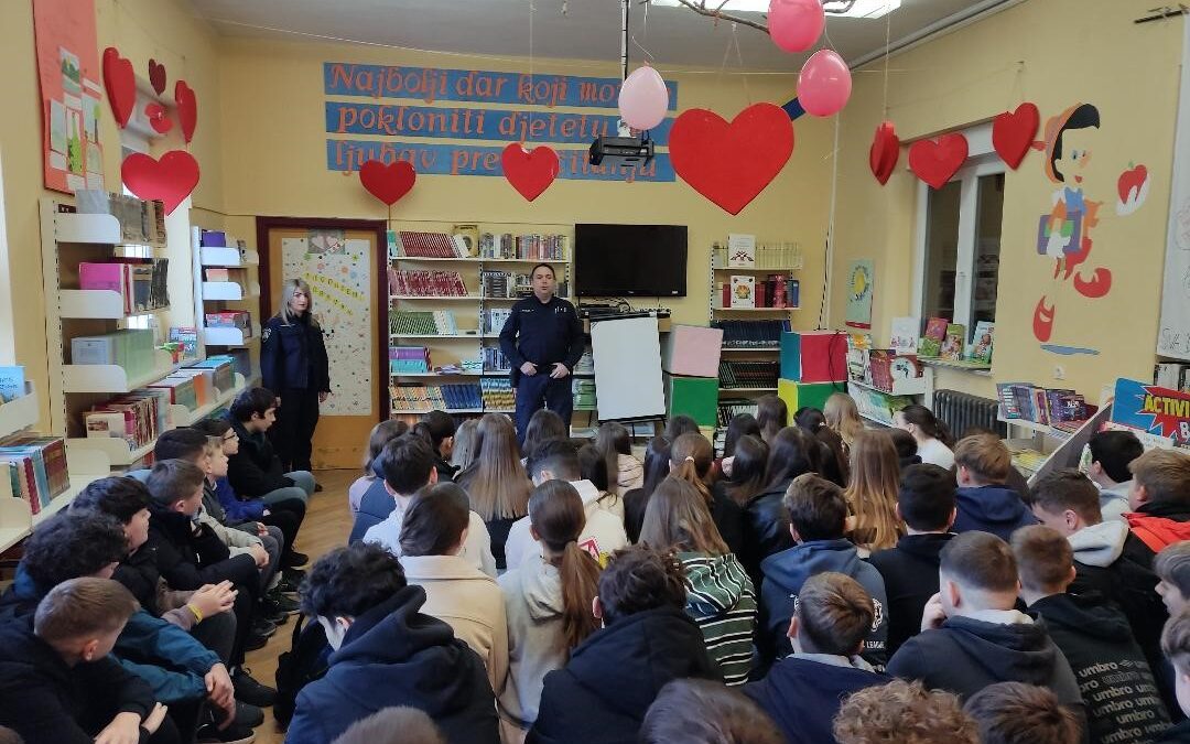 Prevencija vršnjačkog nasilja – predavanje djelatnika labinskog MUP-a za učenike 7. i 8. razreda