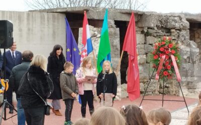 Učenici PŠ Vinež sudjelovali u obilježavanju 105. godišnjice  Labinske republike